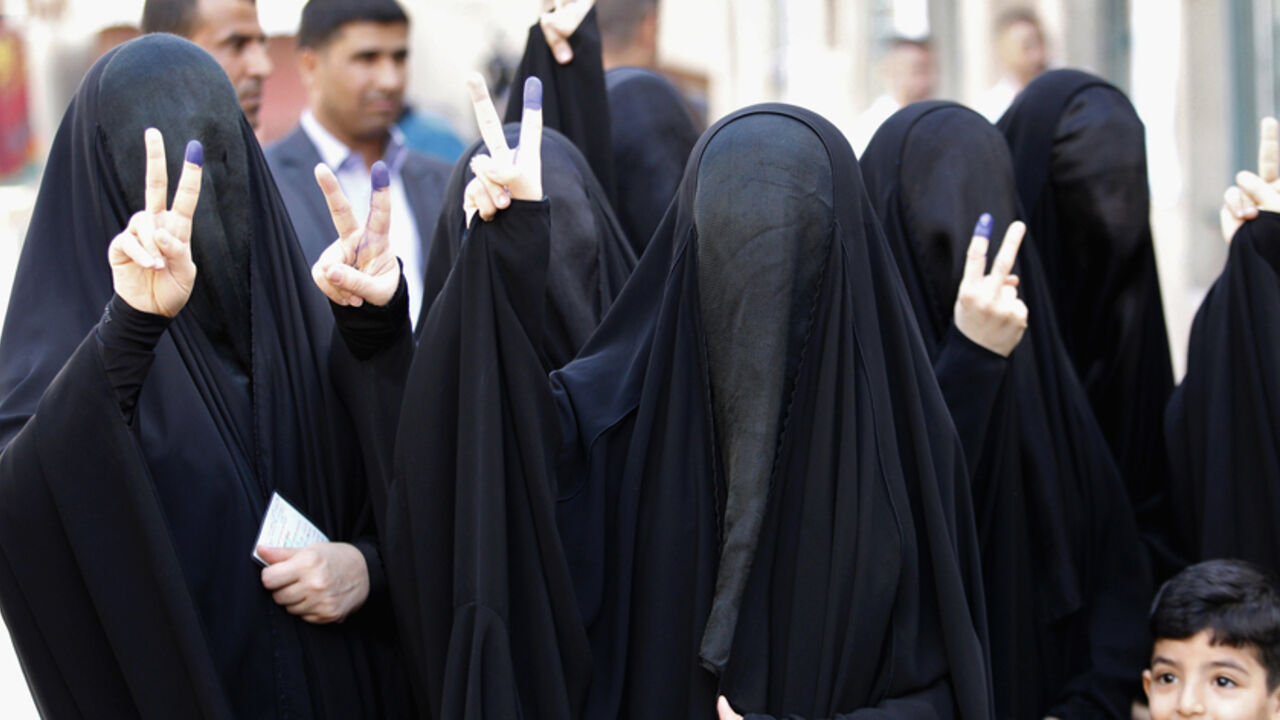 Iraqi women don more conservative dress - AL-Monitor: The Middle Eastʼs  leading independent news source since 2012